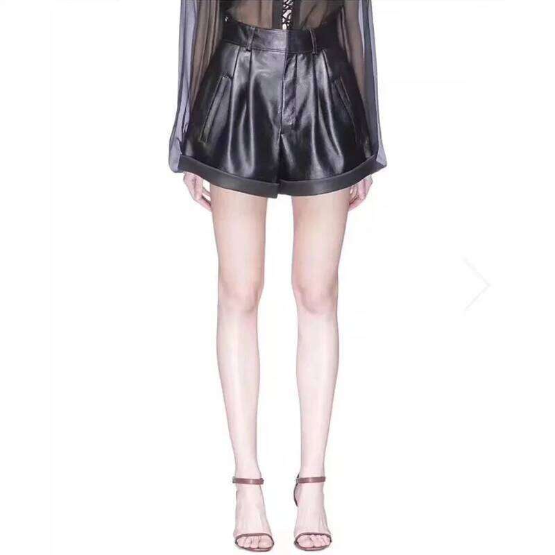 2026 Winter Women European/American Fashion Genuine Leather Shorts Real Lambskin High Waist Flanging Wide Leg Trousers Boots XJ260206