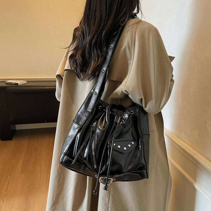 Womens Luxury Leather Classic Fashion Crossbody Designer Shoulder Stylish Tote Bag Elegant Handbag For Daily Modern Dressing Y260205