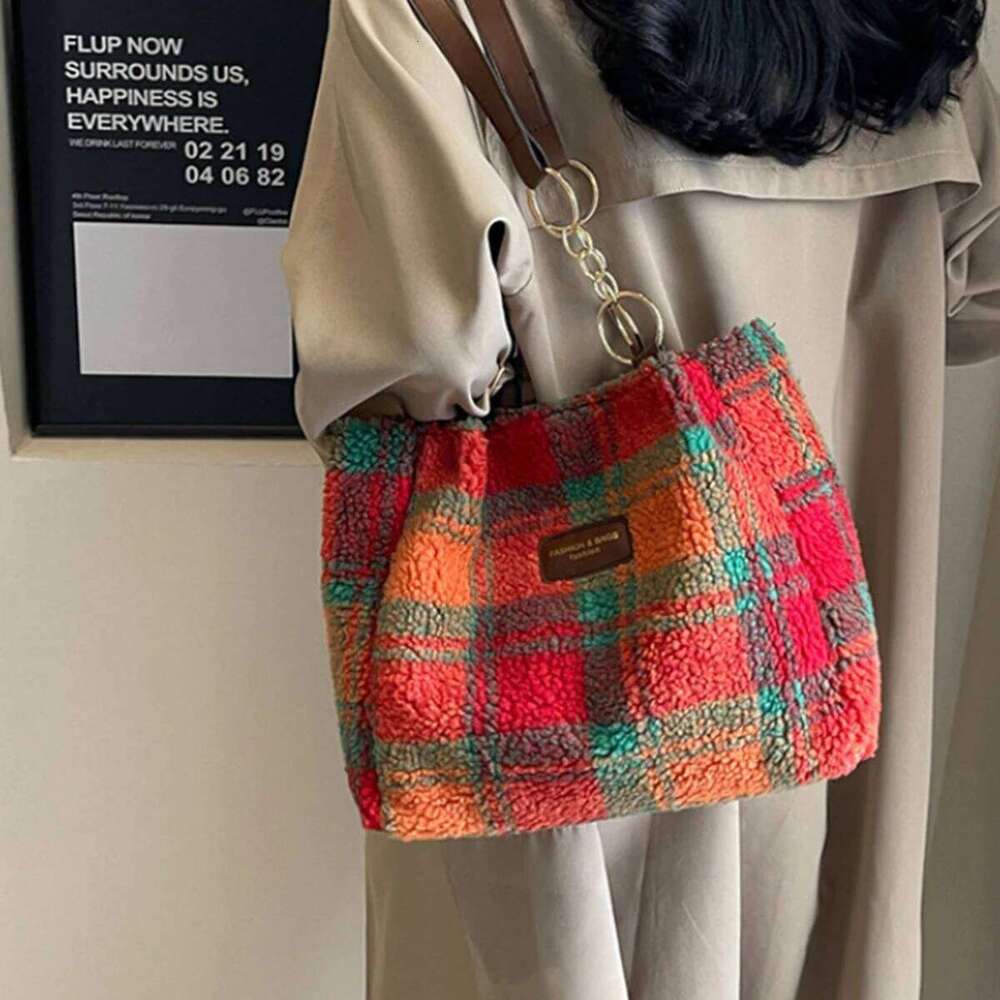Red plush autumn and winter new lamb velvet hand underarm Fashion plaid shoulder large capacity Tote bag Y260205
