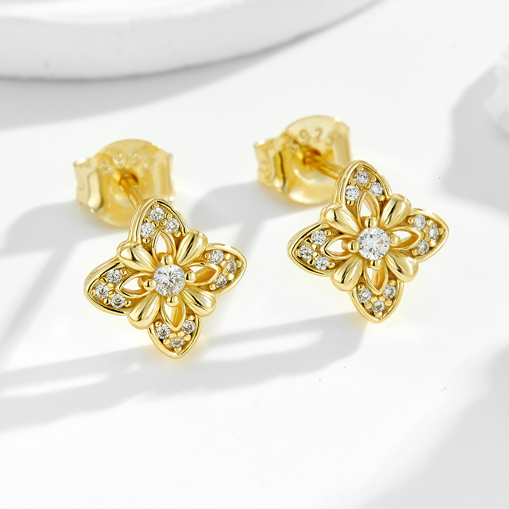 S925 pure silver new style high-end diamond-embellished lucky four-leaf clover earrings, ins niche design, simple earrings