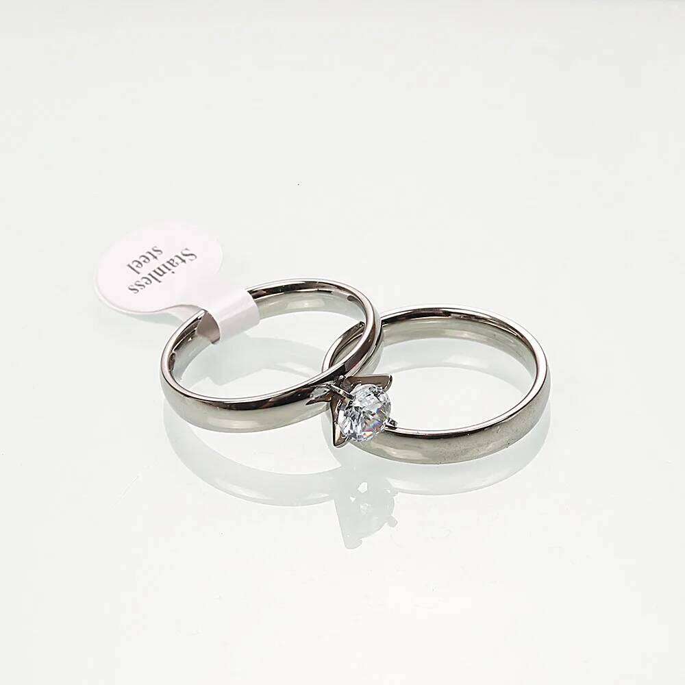 QianBei Fashion 2pcs/Set Single Zircon 4MM Charm Jewelry Gifts Ring Men Stainless Steel Gold Color Couple Rings For Women Man W260206