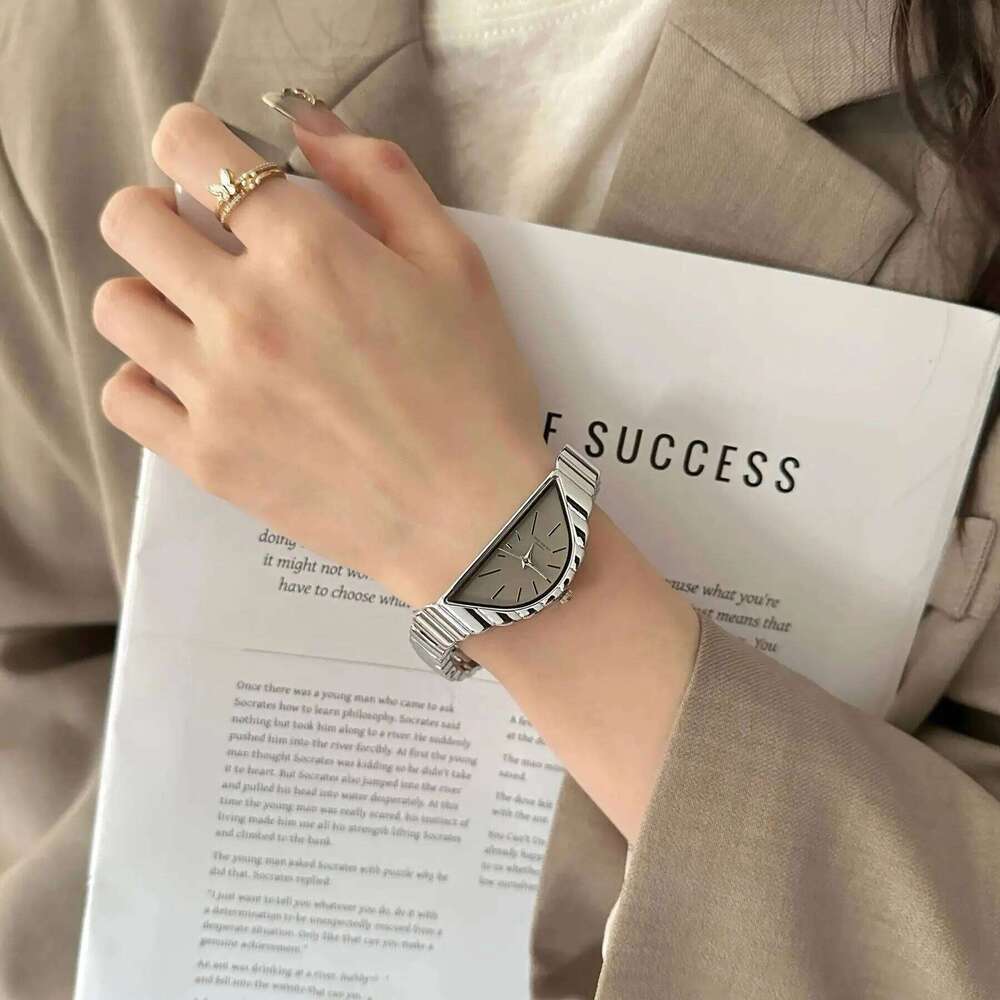 GEDI Vintage Irregular Triangle Woman Watches Fashion Luxury Waterproof Quartz Women's Wristwatch Perfect for Dress Outfits Z260206
