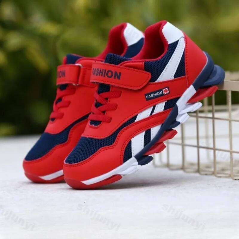 Boys' Fashion Trend Low Top Thick Sole Casual Sports Shoes 2025 Autumn New Style Childrens' Comfortable Platform Chunky sneakers 26Y0206