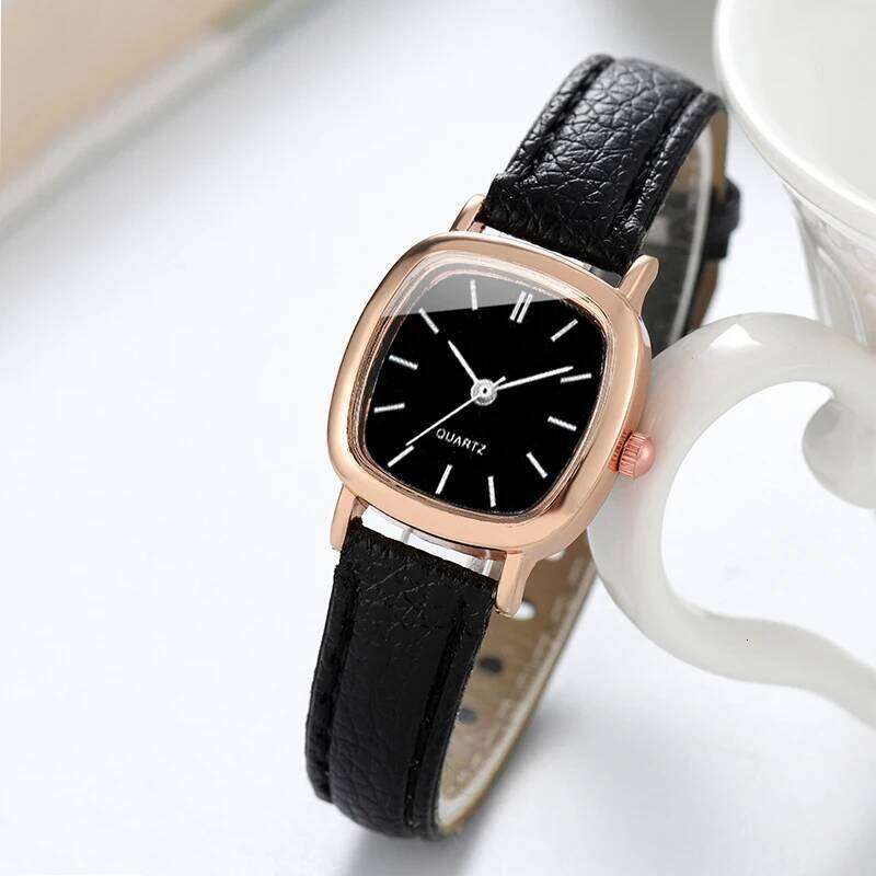 Fashion Minimalism Women Watches Small Square Dial Leather Strap Quartz Watch for Girls ClockWithout Box Z260206