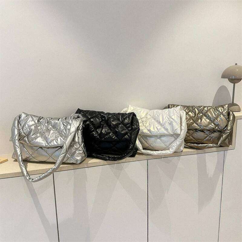 Space Cotton Designer Underarm Winter Luxury Down Padded Ladies Tote Women Quilted Large Capacity Handbag Shopper Bag XJ260129