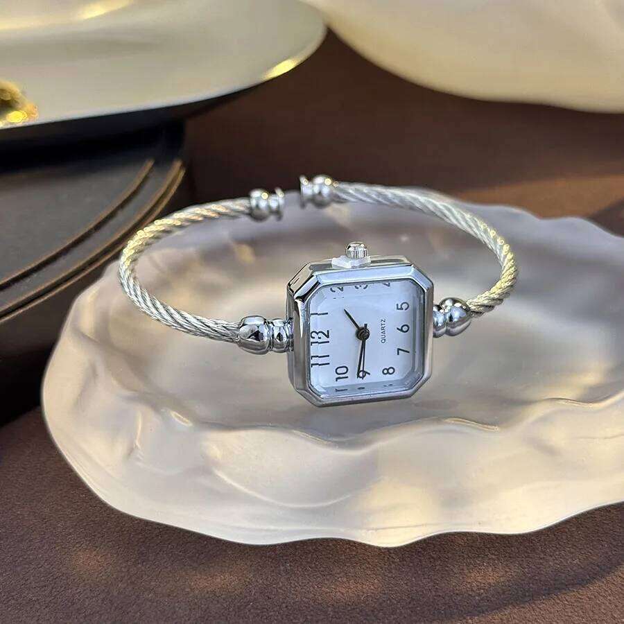 New Fashionable Casual Digital Square Miniature Ladies Quartz Open-Ended Bracelet Watch Stylish Compact Timepiece Z260206