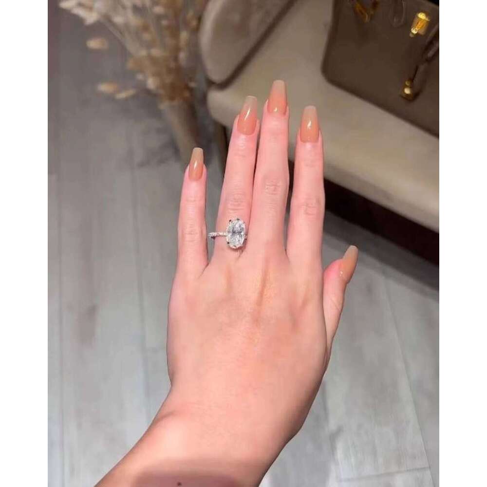 Best Selling Luxury 925 Silver Moissanite Diamond Ring Stylish Jewelry Women Available For Wholesale Supply