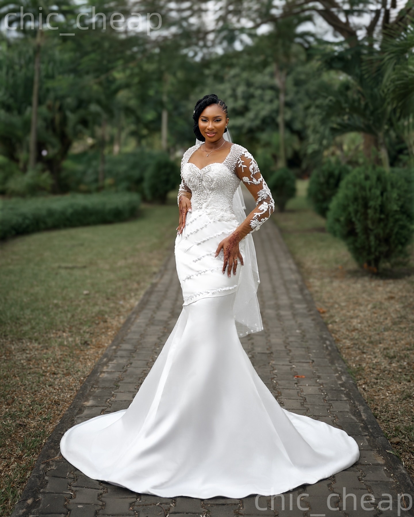 African Aso Ebi 2026 White Mermaid Wedding Dress Appliques Beaded Crystals Satin Full Sleeves Vintage Charming Bridal Gowns Dresses ZJ236