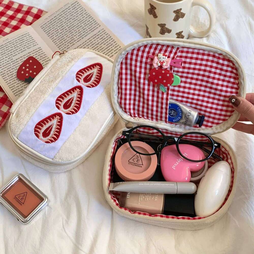 Strawberry Sandwich Makeup Bag Portable Large Capacity Women Multifunctional Plush Toiletry Cosmetics Case Y260206
