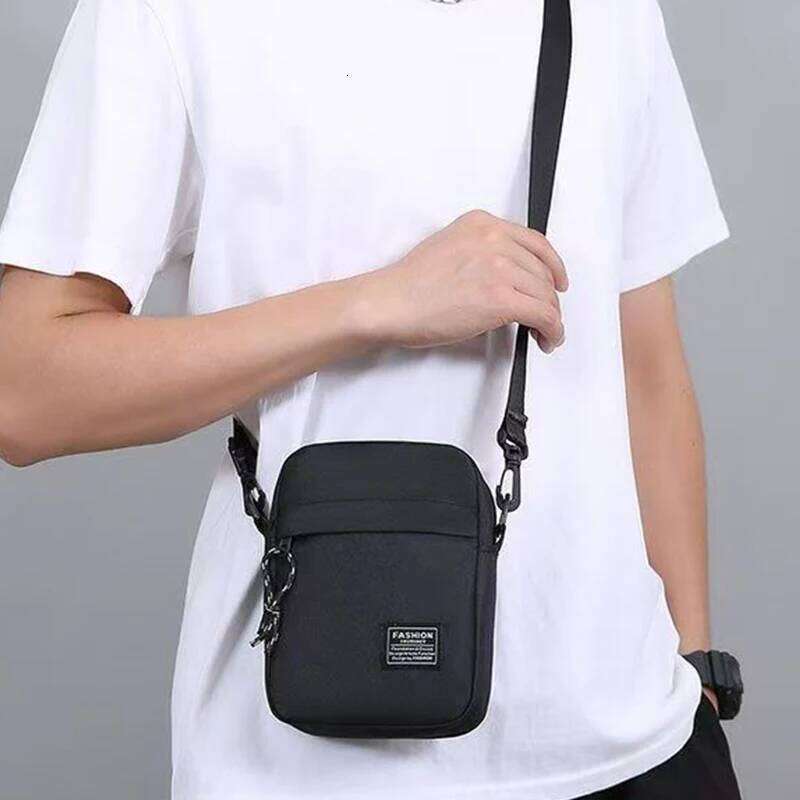 Men's bag, available in single shoulder or cross-body design, suitable for daily use during school. Made of nylon material. XJ260129