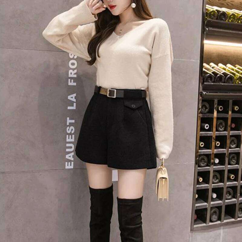 Wide Leg Woolen Shorts Women Winter Thicken Warm Comfortable Vintage Classic Office Lady High Waist All-match Harajuku British XJ260206