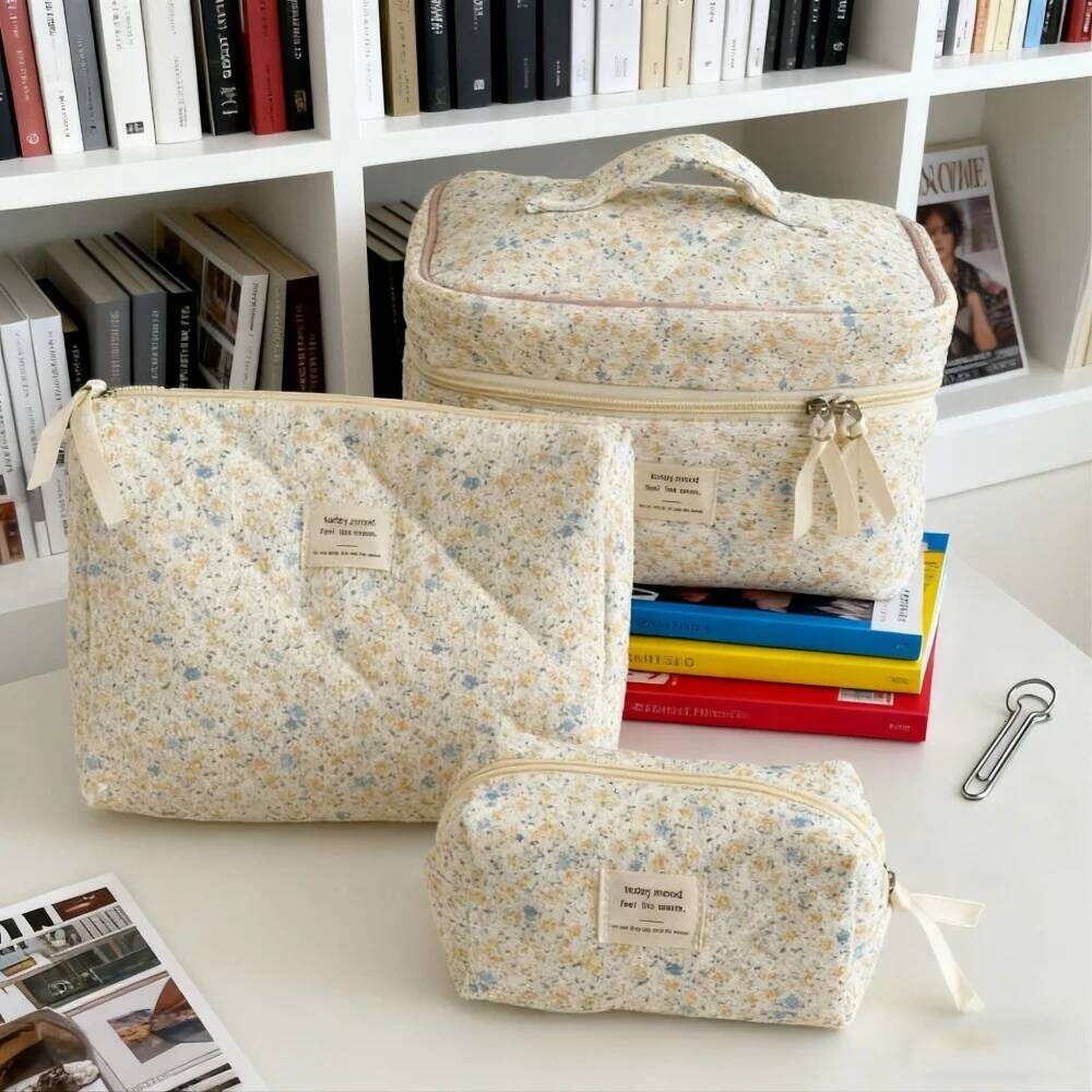 Makeup and Cosmetics Organizer Gifts for Women Woman Vanity Toiletry Bag Travel Cosmetic Large Capacity Pouch Y260206