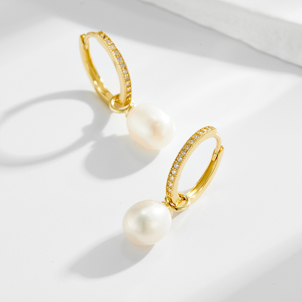 S925 sterling silver light luxury natural pearl with micro-inlaid zirconia, elegant and sophisticated women's earrings
