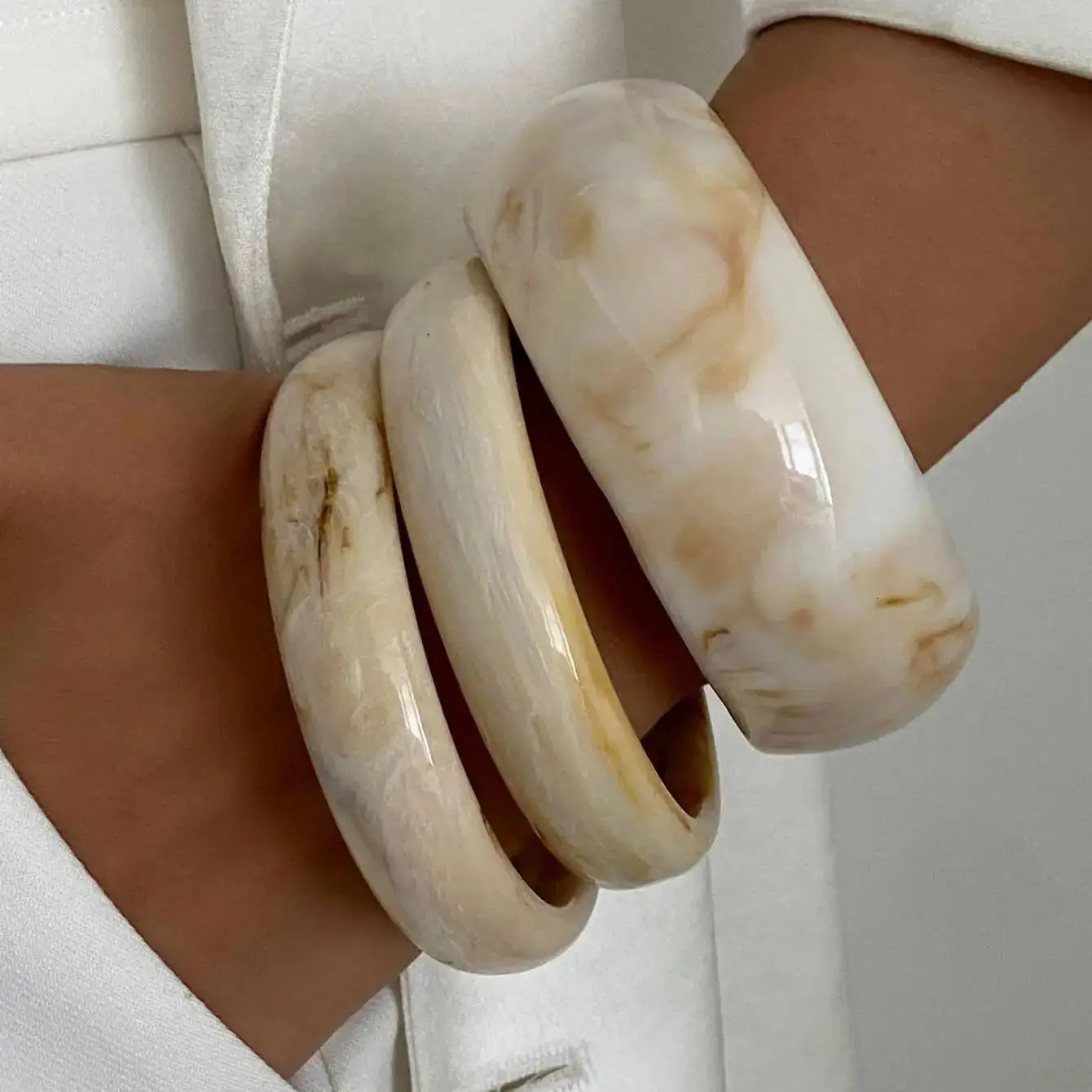 Ingemark 3PcsSet Vintage Beige Resin Bangles for Women on Hand 2025 Trend Boho Stacking Charm Bracelets Y2K Jewelry Gift 260120