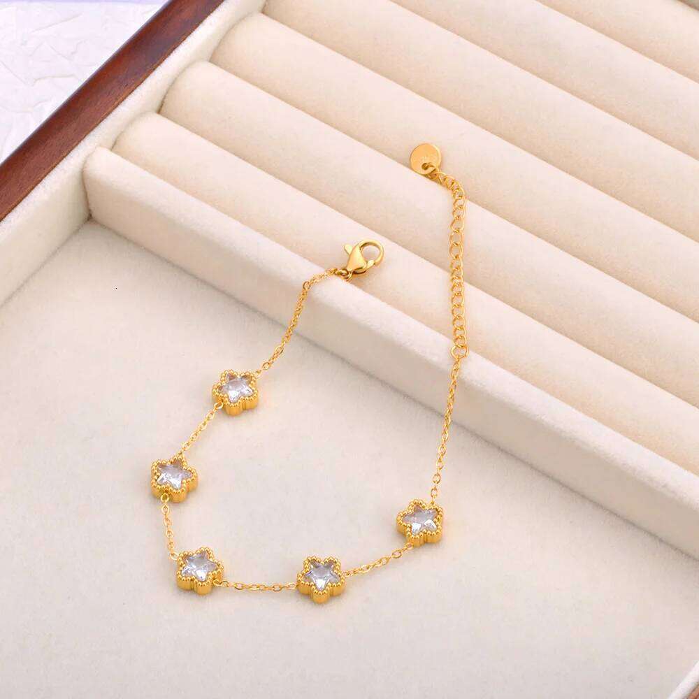 Lokaer Luxury Green White Cubic Zirconia Stainless Steel Star Bracelet For Women Waterproof Trendy Premium Chain Jewelry B24003 26H0206