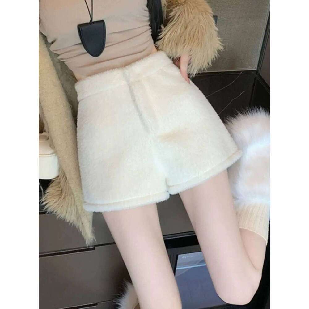 Women Elastic High Waist Plush 2025 Autumn Winter Artificial Fur Thick Femme Casual Ladies Shorts White Boots Pant XJ260206
