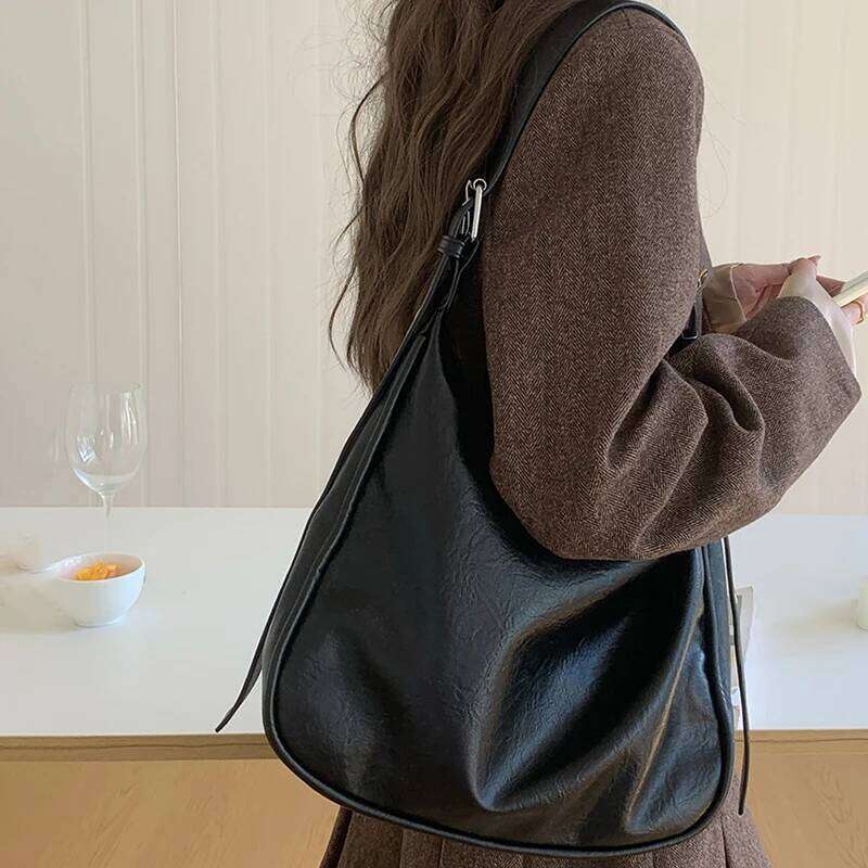 High-grade Large Capacity Handbag for Female 2025 New Autumn Winter Vintage Fashion Shoulder Bags Niche-style Versatile Tote Bag Y260205