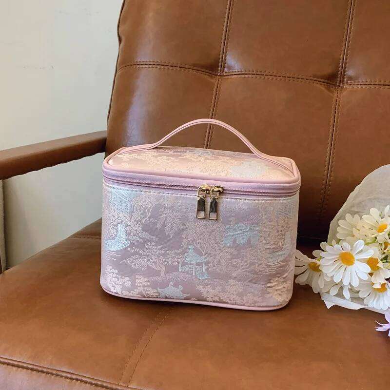 Fashion Women Makeup Portable Cute Ladies Cosmetic Toiletry Storage Pouch Handbag New Cotton Quilted Zipper Bag Y260206
