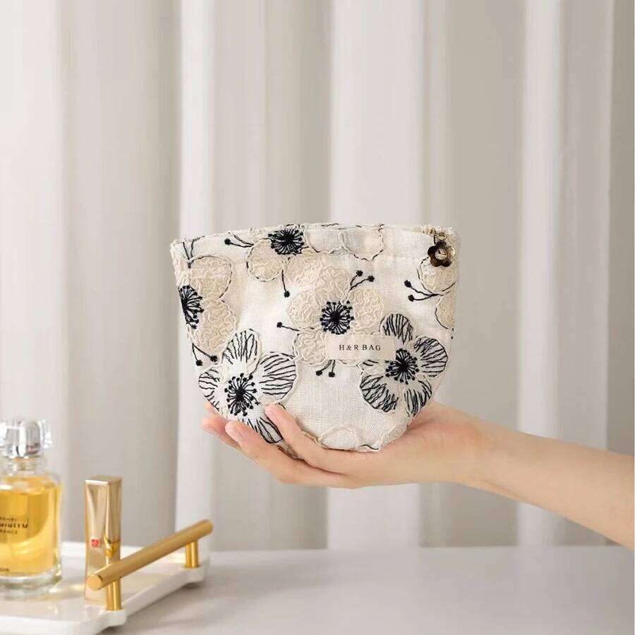 French Vintage Embroidery Fabric Makeup Travel Skin Care Product Storage Portable Handheld Wash Octagonal Bag Y260206