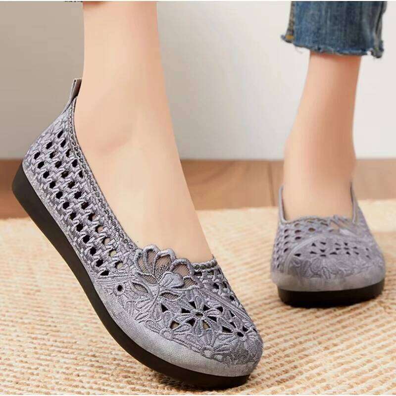With Soft Soles Breathable Hanfu shoes In Spring And Autumn Fabric Women's Ethnic Style Embroidered Shoes