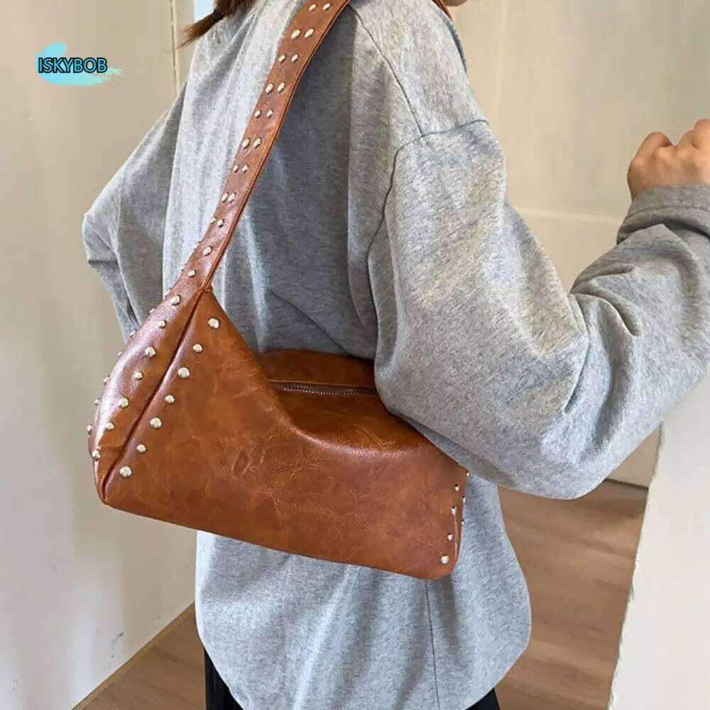 Fashion Spicy Girl Style Retro Rivet Handbag Leisure French Pillow Underarm Punk Solid Color Commuting Shoulder Bag Women Y260205