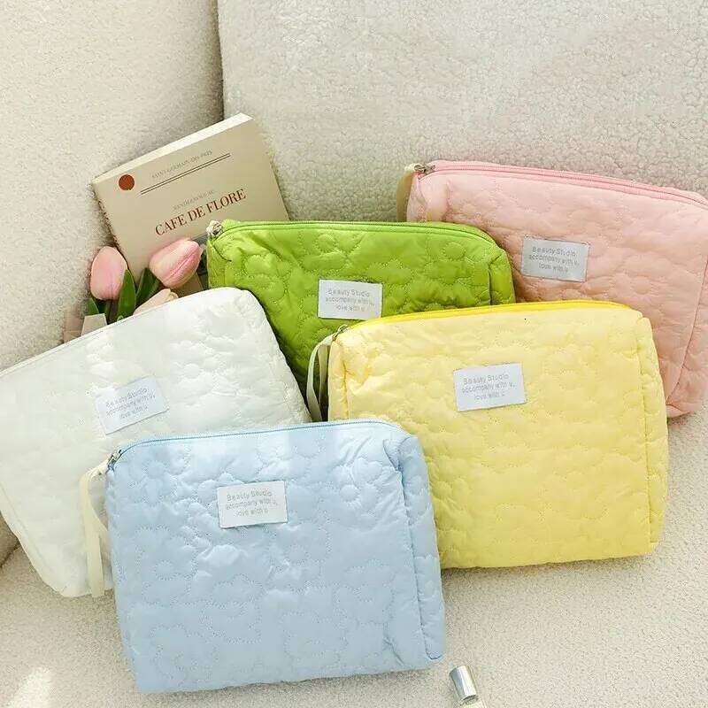 Embroidery Large-Capacity Cosmetic Waterproof Portable Storage Bag Travel Makeup Pouch Y260206
