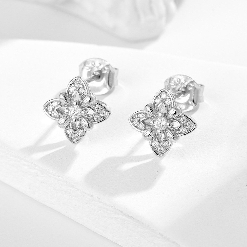 S925 pure silver new style high-end diamond-embellished lucky four-leaf clover earrings, ins niche design, simple earrings