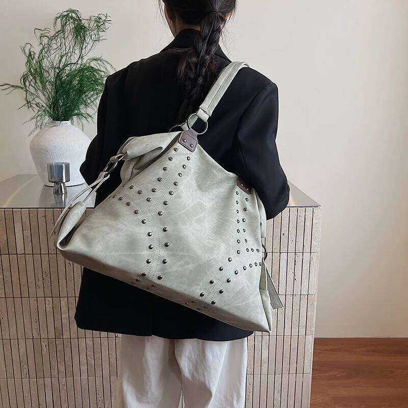 Y2K Trend Large Capacity Tote For Women 2025 Autumn/Winter Commute Shoulder Bag Vintage Pu Leather Handbag Rivet Moto Bags Y260205