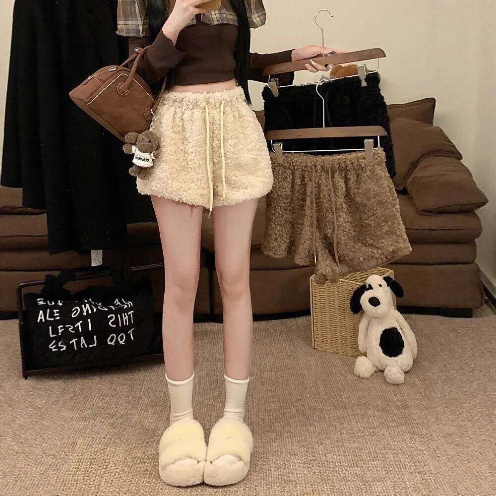 Korean Dongdaemun Winter New Style Elastic Drawstring Lamb Fur Shorts Women High Waist A- Line Casual Wide Leg Boot Pants XJ260206