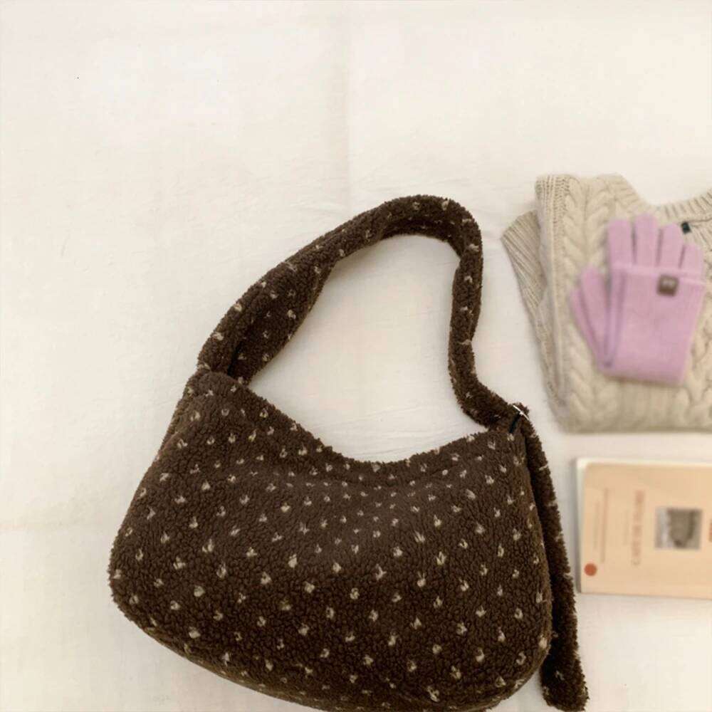 New Autumn and Winter Plush Love Shopping Large Capacity Crossbody Bag, Single Shoulder Furry Bag XJ260129