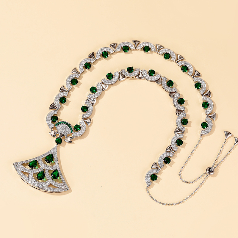 Necklace New Product: Fan-Shaped Necklace With Gold-Plated Pendant, Luxurious And High-End Necklace Evening Party Accessory For Women Necklace