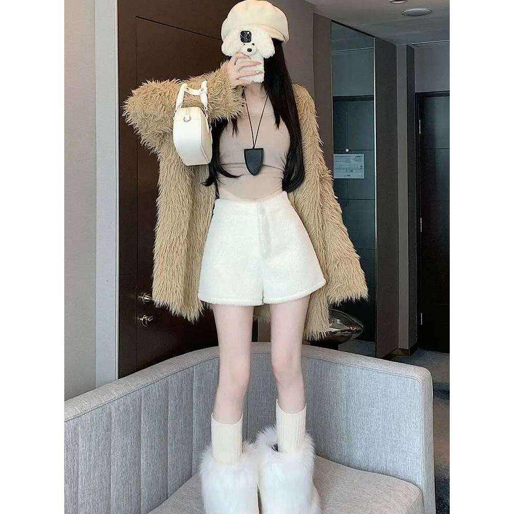 Women Elastic High Waist Plush 2025 Autumn Winter Artificial Fur Thick Femme Casual Ladies Shorts White Boots Pant XJ260206