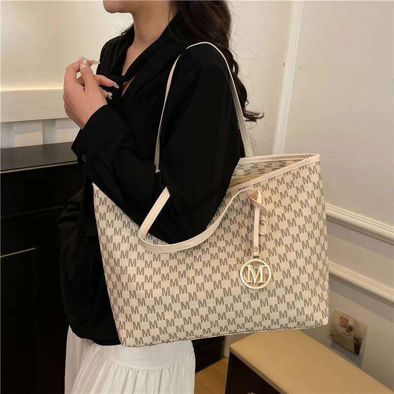 Large Capacity Commuting Tote Bags Fashionable Printed Pu Leather Handbag for Women College Students Class Handbags Shoulder Bag Y260205