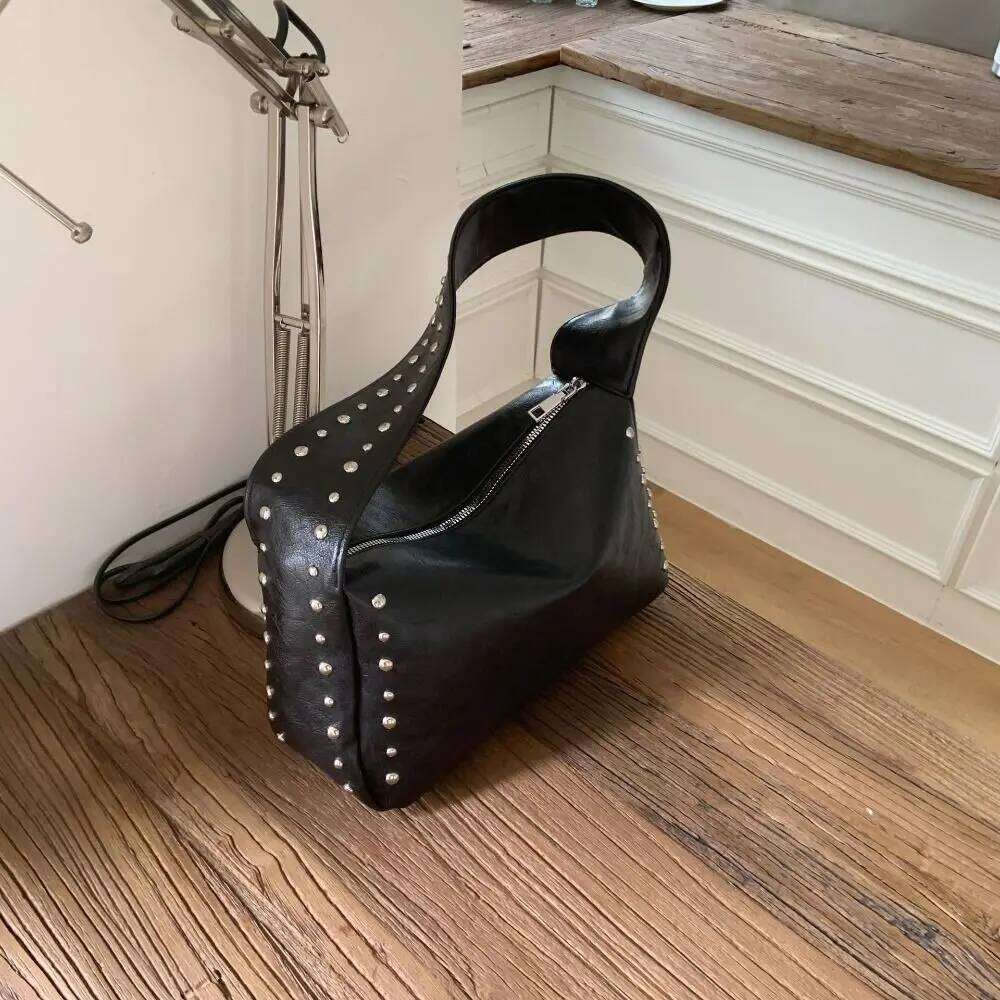 Fashion Spicy Girl Style Retro Rivet Handbag Leisure French Pillow Underarm Punk Solid Color Commuting Shoulder Bag Women Y260205