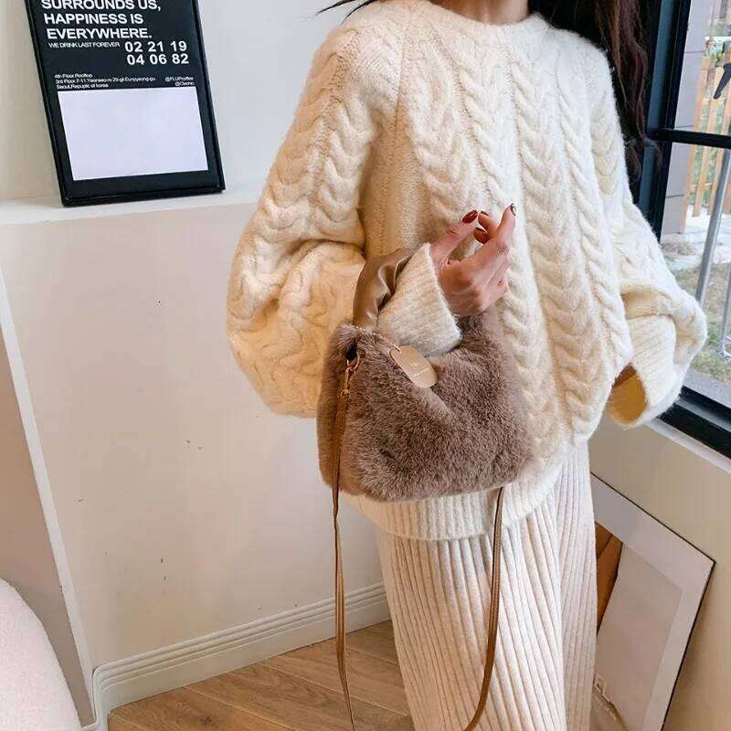 Plush Handbag Women's Fashion One Shoulder Crossbody Autumn and Winter Furry Versatile Tag Bag XJ260129