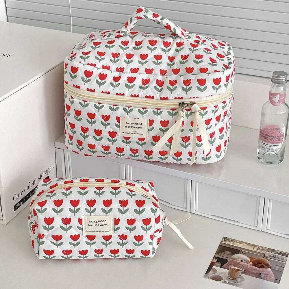 Fashion Red Flower Makeup Quilting Women Large Capacity Cosmetic Storage Handbag Pouch Ladies Girls Portable Clutch Bag Y260206