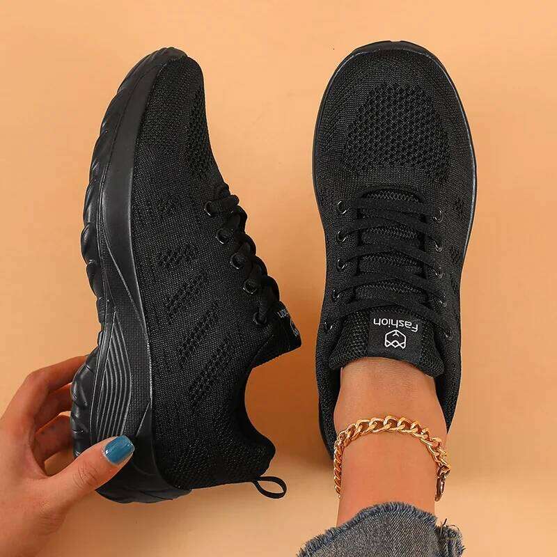 2025 Women's Walking Running Lightweight Breathable Fashionable Knitted Tennis Shoes Comfortable Activity Sneakers Women