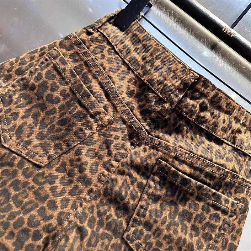 Summer 2025 New American Leopard Print High Waist Close-Fitting Women Denim Shorts Wide Feet Leakage Thigh Sexy Hot Pants C260206