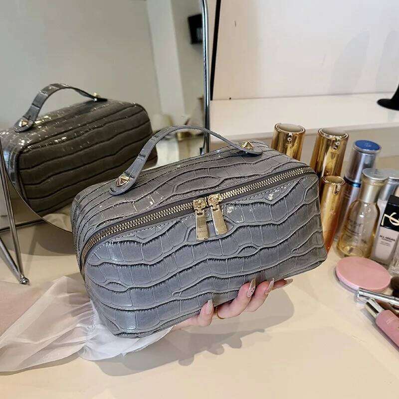 1pcs Large Capacity PU Leather Makeup Crocodile Pattern Cosmetic Organizer Pouch Travel Toiletry Storage Bag Y260206