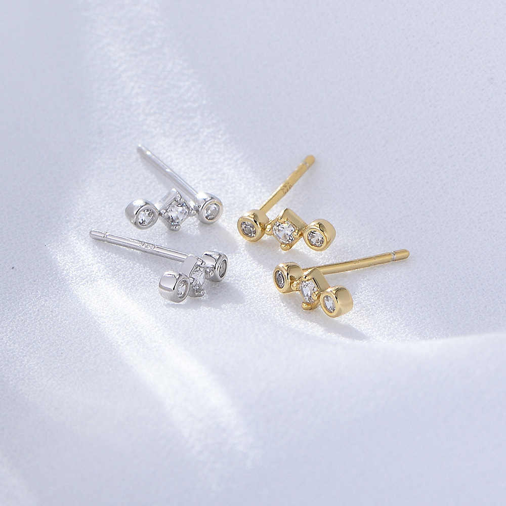 New Korean-style s925 sterling geometric zircon mini stud for women, trendy and unique silver earrings