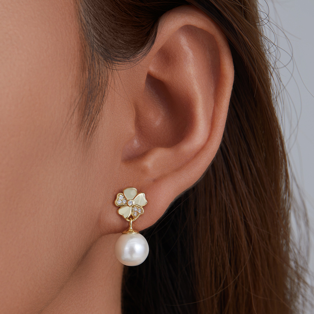 elegant minimalist pearl S925 silver fashion diamond-studded five-leaf clover flower real gold plated stud earrings