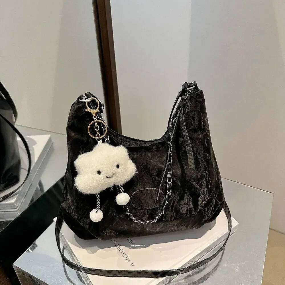 Street Trendy Large Capacity Tote Summer New Urban Leisure Shoulder Simple Fashion Commuter Bag Y260205