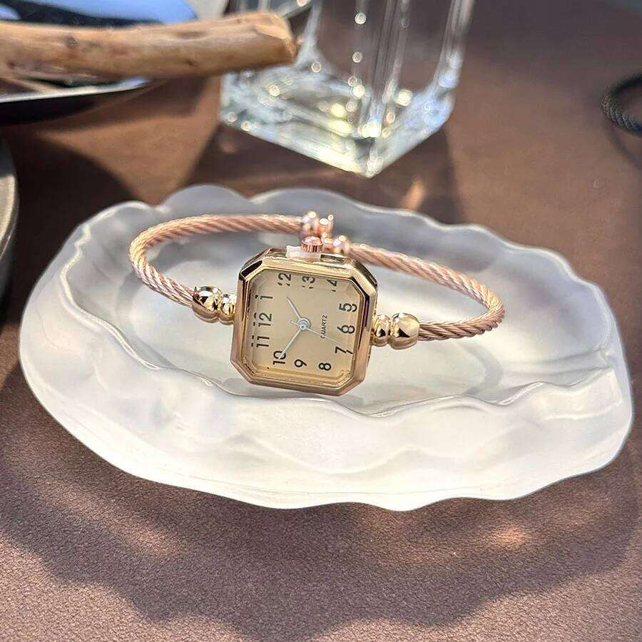 New Fashionable Casual Digital Square Miniature Ladies Quartz Open-Ended Bracelet Watch Stylish Compact Timepiece Z260206
