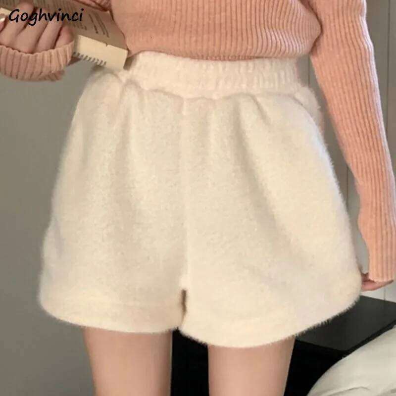 Fluffy Shorts Women Winter A-line High Waist Casual Wide Leg Trousers Ladies Sexy Solid Color Streetwear Fashion Warm Soft Cozy XJ260206