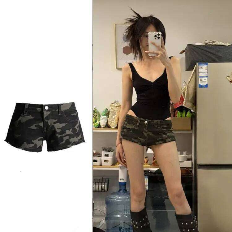 American Spice Girl Y2k Camouflage Denim Shorts Women New Low Waist Elastic Skinny Buttocks Hot Pants C260206