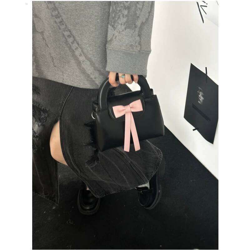 miyagawa Exquisite Small Bags for Women 2024 New Single Shoulder Crossbody Classroom Commuting Cute Pink Bow Handheld Square Bag Y260205