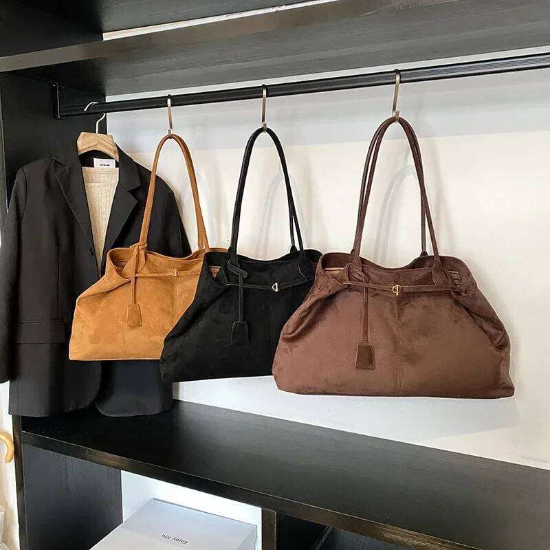 Solid Velvet Zipper Product Tote 2026 New Soft Simple Commuter Handbag Large Capacity Popular Fashion Shoulder Bag Y260205