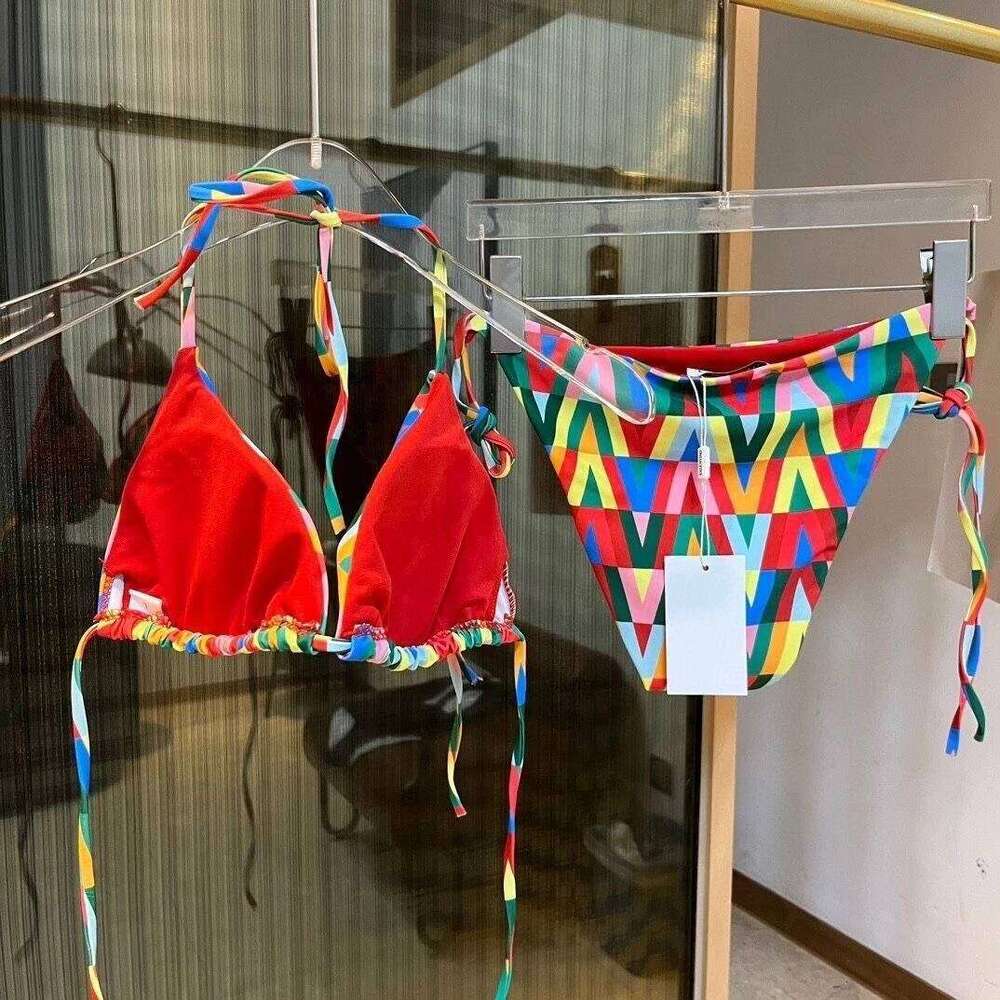 V style Luxury Brand Design Color Printing Sexy Bikini For Woman Two-piece Set Beach Tankni Lady Swimsuit Clothing XJ260206