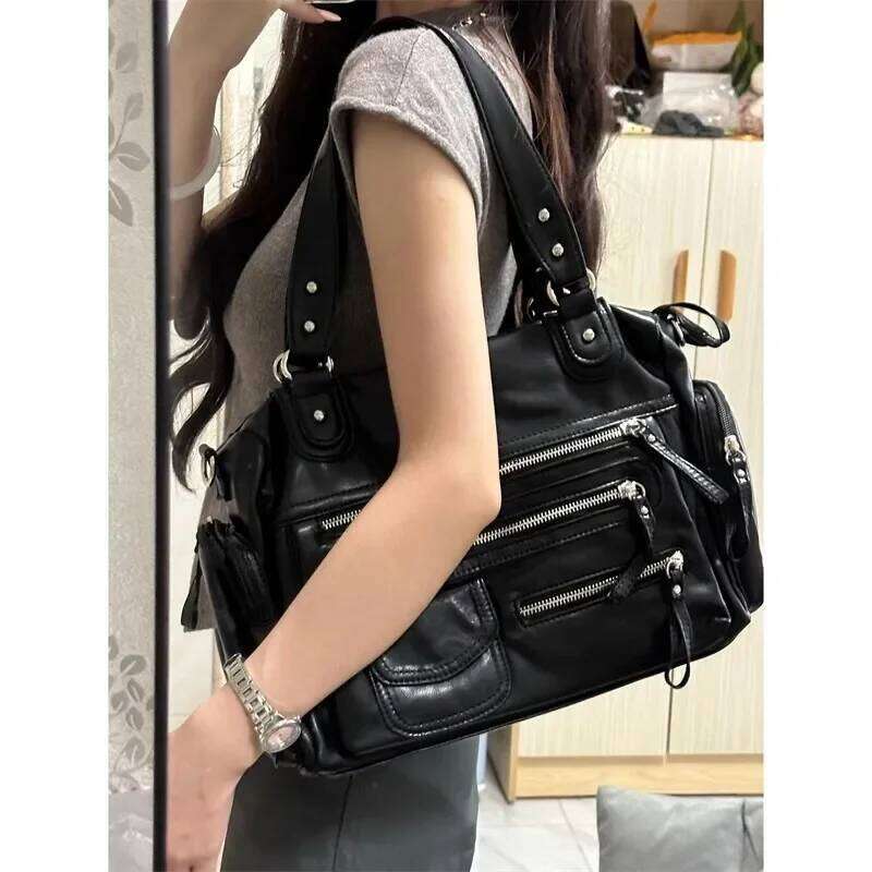 Vintage Punk Women Tote 2025Trend Large Capacity Crossbody Shoulder Bags Mujer Moto Style Multi Pockets Commute Bolso Y260205
