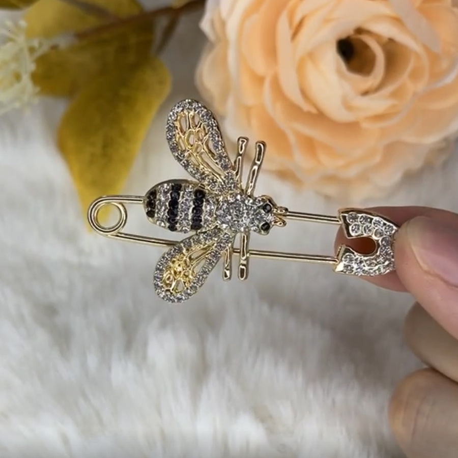 Korean Style Rhinestone Elegant Hollow Bee Brooch - Jacket, Suit, Scarf Pin Accessory
